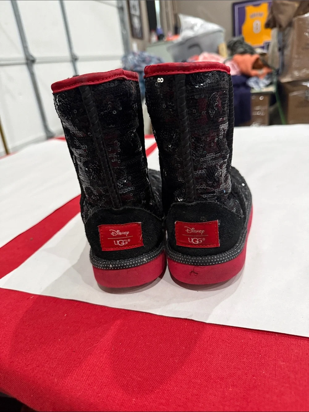 UGG sparkling black